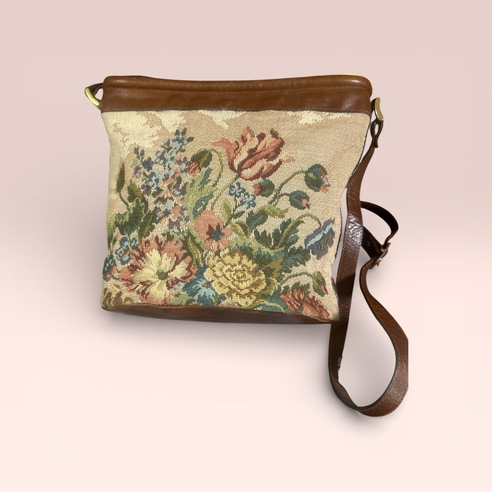 Vintage Floral Paola Del Lugo Floral Tapestry Italian Leather Shoulder Bag